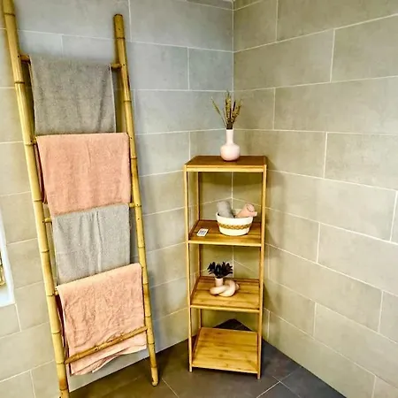Le Petit Rose Apartment *
